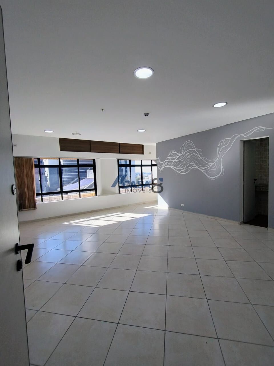 Imagem Sala Comercial à Venda, 43 m² em Rebouças - Curitiba Imagem Sala Comercial à Venda, 43 m² em Rebouças - Curitiba