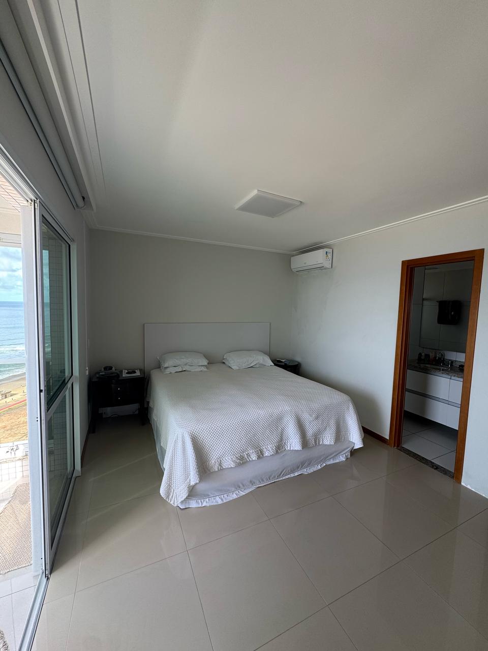 Imagem Apartamento com 4 Quartos à Venda, 200 m² em Pituaçu - Salvador Imagem Apartamento com 4 Quartos à Venda, 200 m² em Pituaçu - Salvador