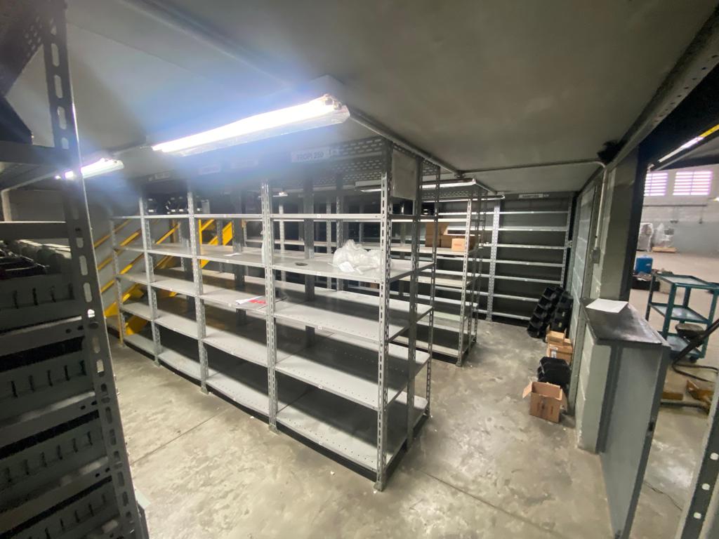 Imagem Galpão para Alugar, 730 m² em Vila Anastácio - São Paulo Imagem Galpão para Alugar, 730 m² em Vila Anastácio - São Paulo