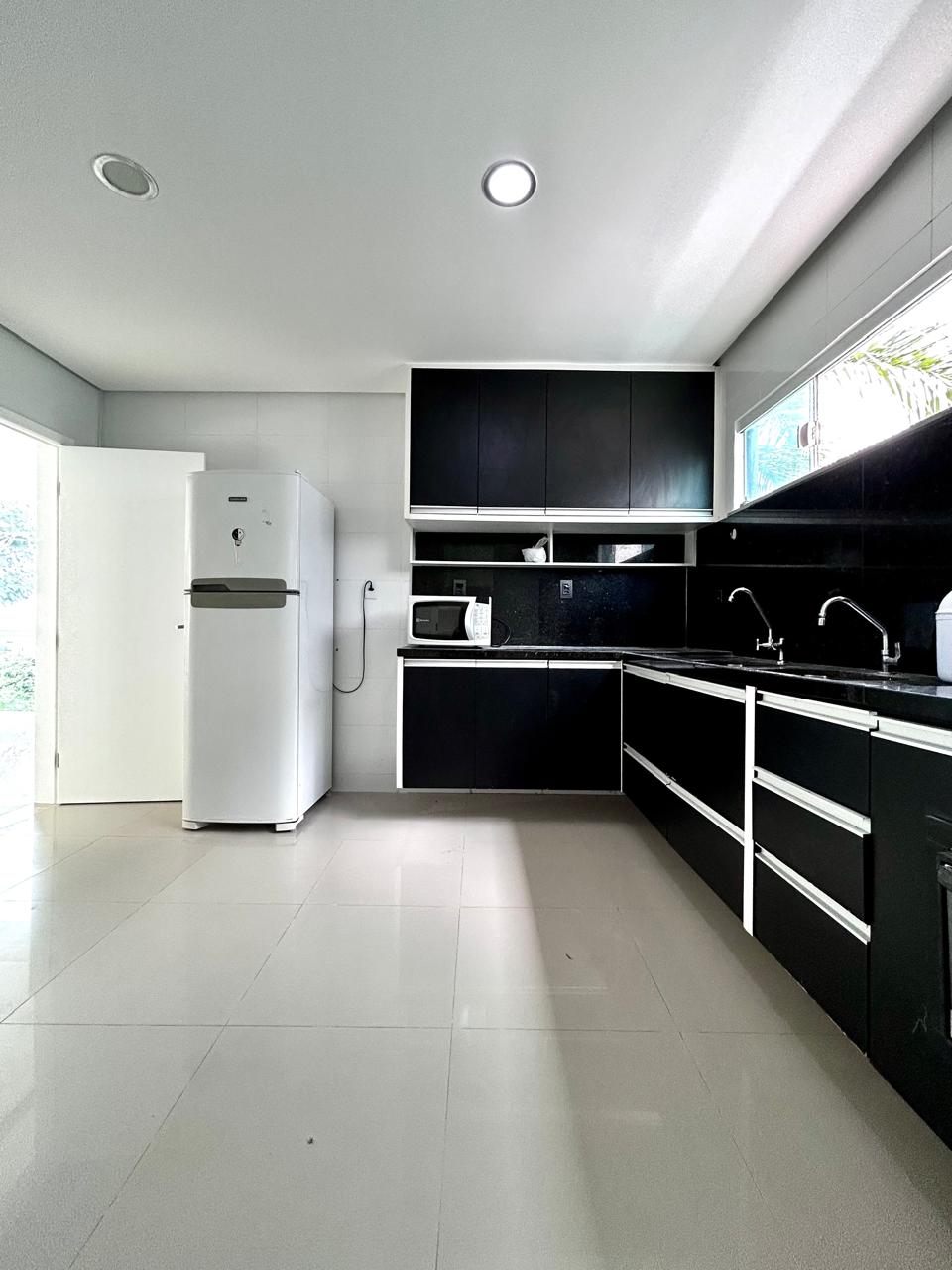 Imagem Casa de Condomínio com 3 Quartos para Alugar, 250 m² em Alphaville (Abrantes) - Camaçari