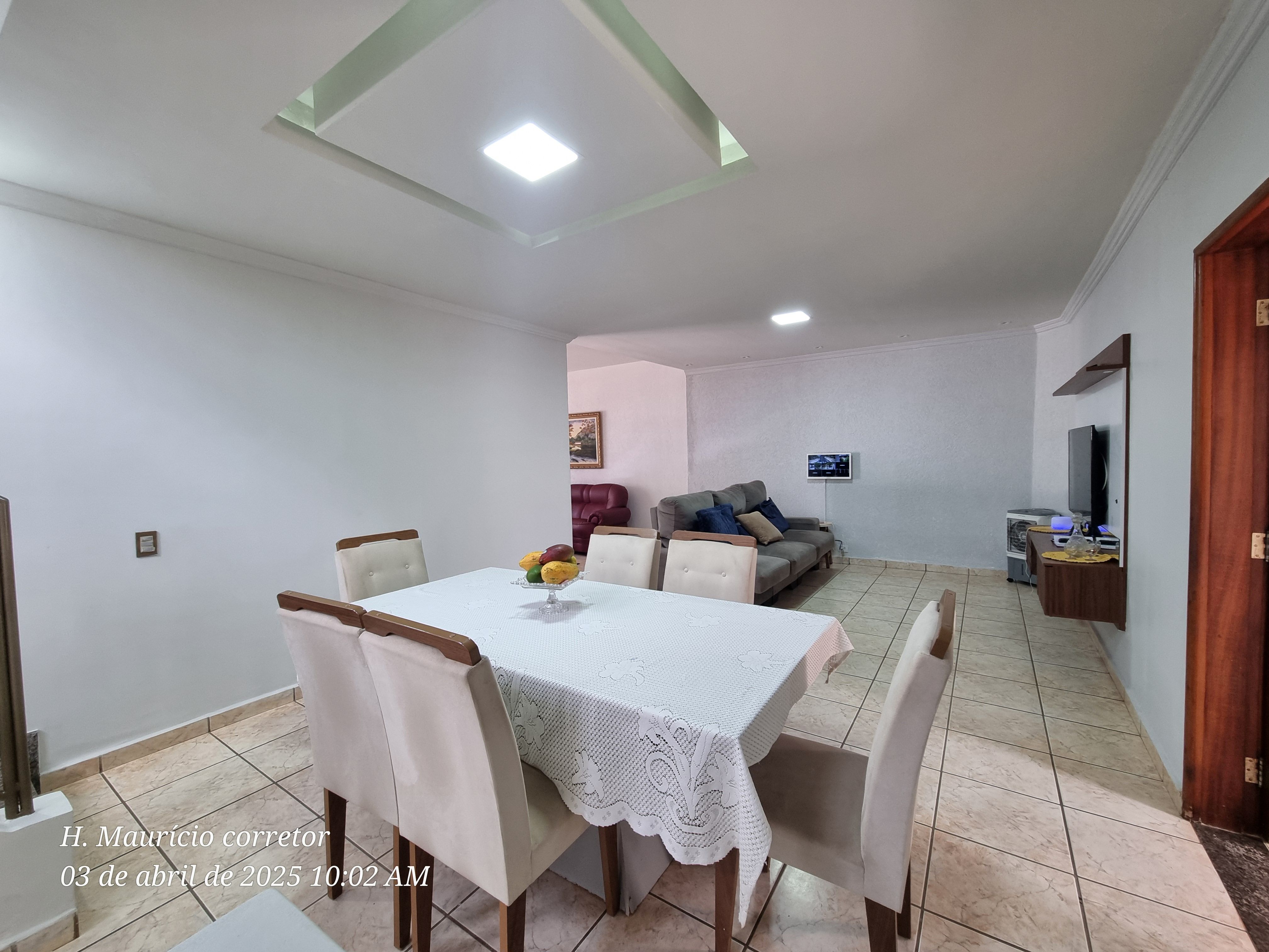 Imagem Sobrado com 4 Quartos à Venda, 250 m² em Setor Jaó - Goiânia