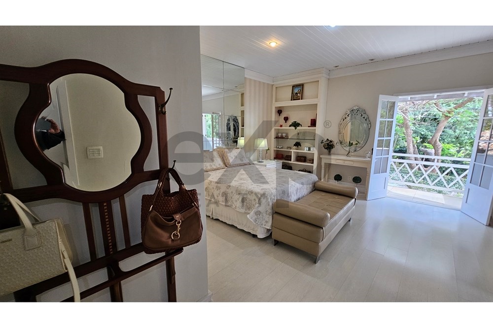 Imagem Casa de Condomínio com 4 Quartos à Venda, 285 m² em Itaipava - Petrópolis