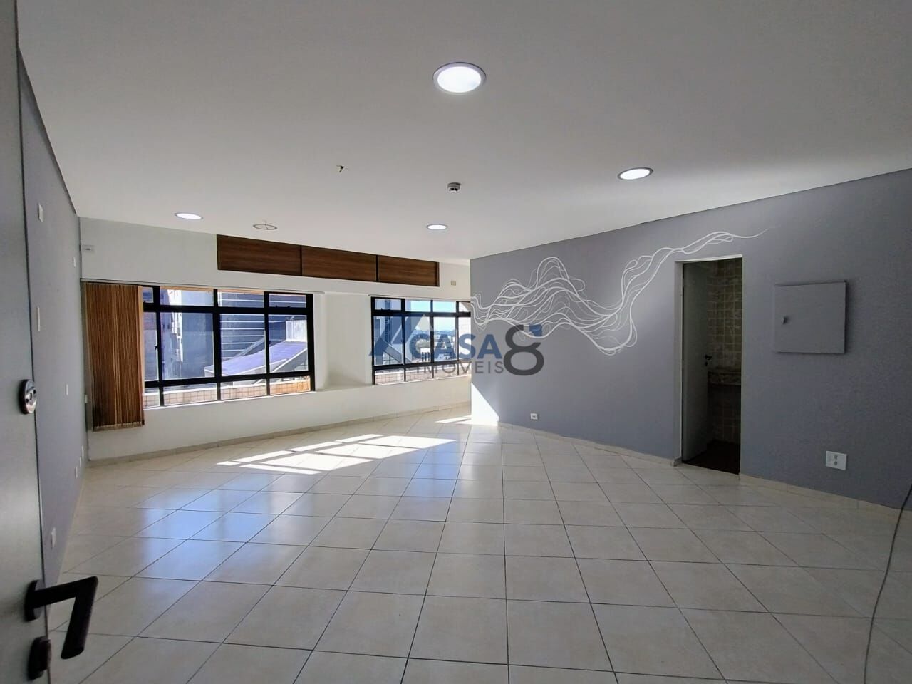 Sala Comercial à Venda, 43 m² em Rebouças - Curitiba