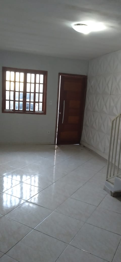 Imagem Casa com 2 Quartos para Alugar, 60 m²em Cabuçu - Nova Iguaçu