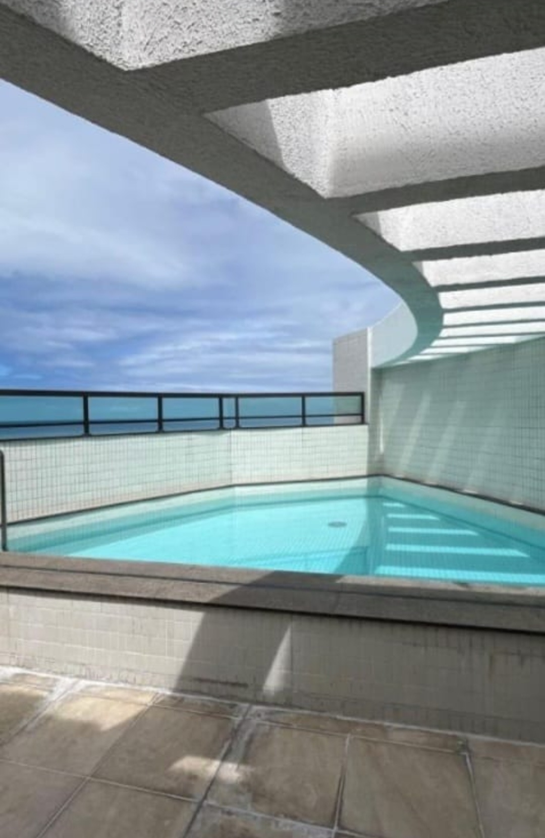 Imagem Apartamento com 2 Quartos para Alugar, 44 m² em Boa Viagem - Recife