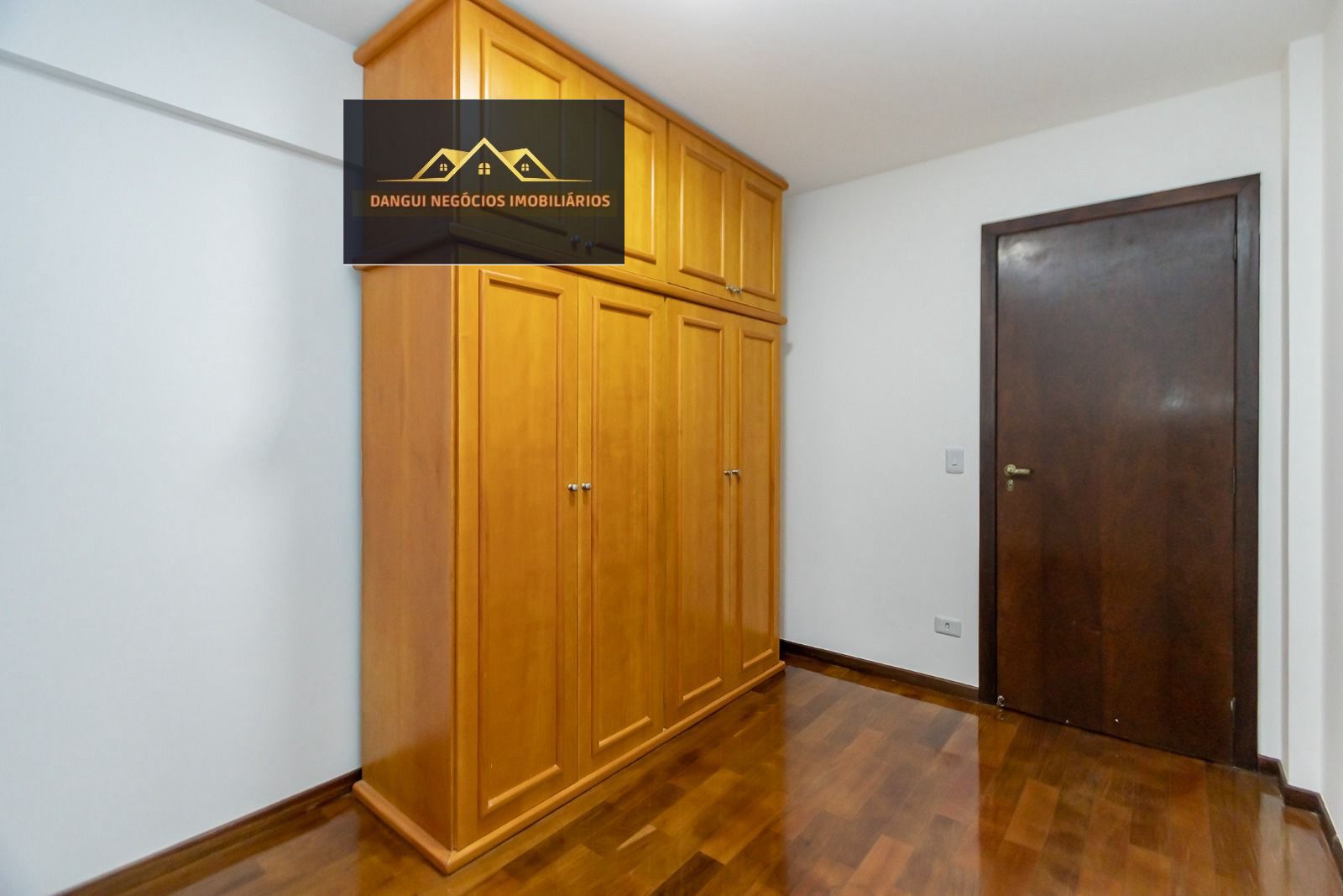 Imagem Apartamento com 3 Quartos à Venda, 91 m²em Bacacheri - Curitiba