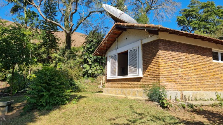 Imagem Casa com 4 Quartos à Venda, 179 m² em Jardim Salaco - Teresópolis