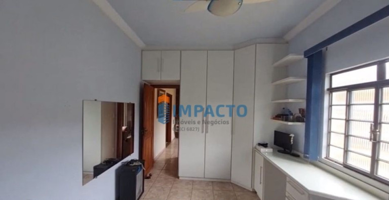 Imagem Casa com 3 Quartos à Venda, Locação ou Temporada,  em Centro - Teófilo Otoni