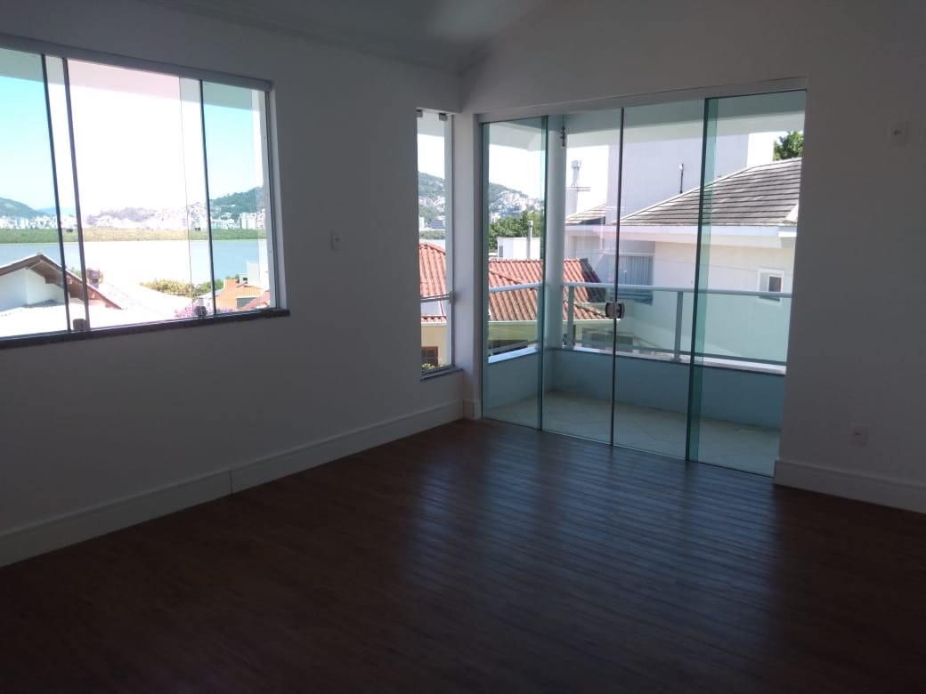 Imagem Casa de Condomínio com 5 Quartos à Venda, 259 m² em João Paulo - Florianópolis