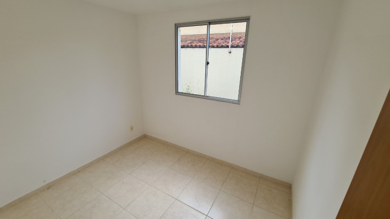 Imagem Apartamento com 2 Quartos à Venda,  em Santana - Cariacica