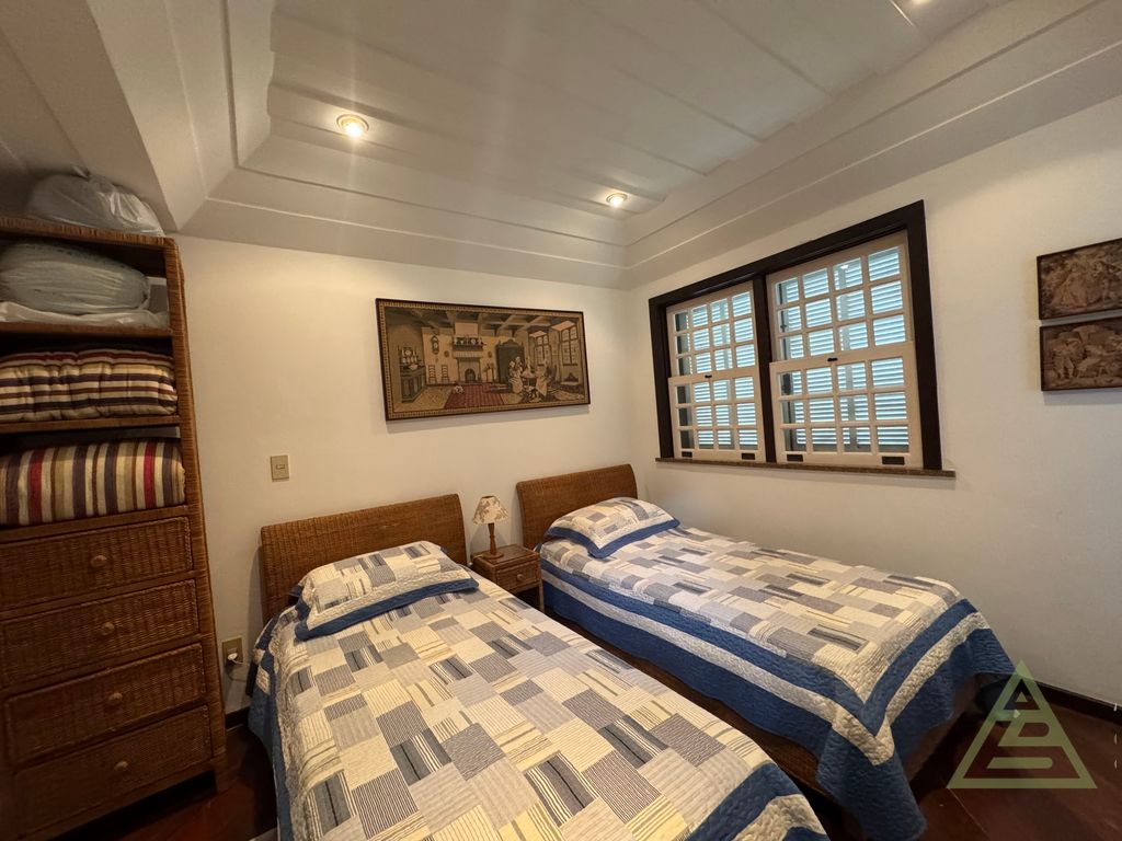 Imagem Casa de Condomínio com 4 Quartos à Venda, 273 m² em Cuiabá - Petrópolis Imagem Casa de Condomínio com 4 Quartos à Venda, 273 m² em Cuiabá - Petrópolis