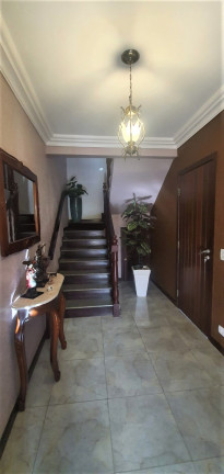 Imagem Casa com 3 Quartos à Venda, 223 m² em Novo Mundo - Curitiba Imagem Casa com 3 Quartos à Venda, 223 m² em Novo Mundo - Curitiba