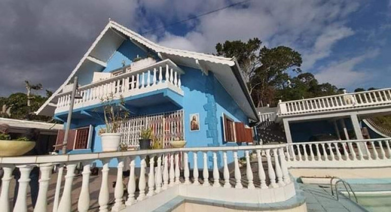 Imagem Casa com 3 Quartos à Venda, 242 m²em Fazendinha - Teresópolis