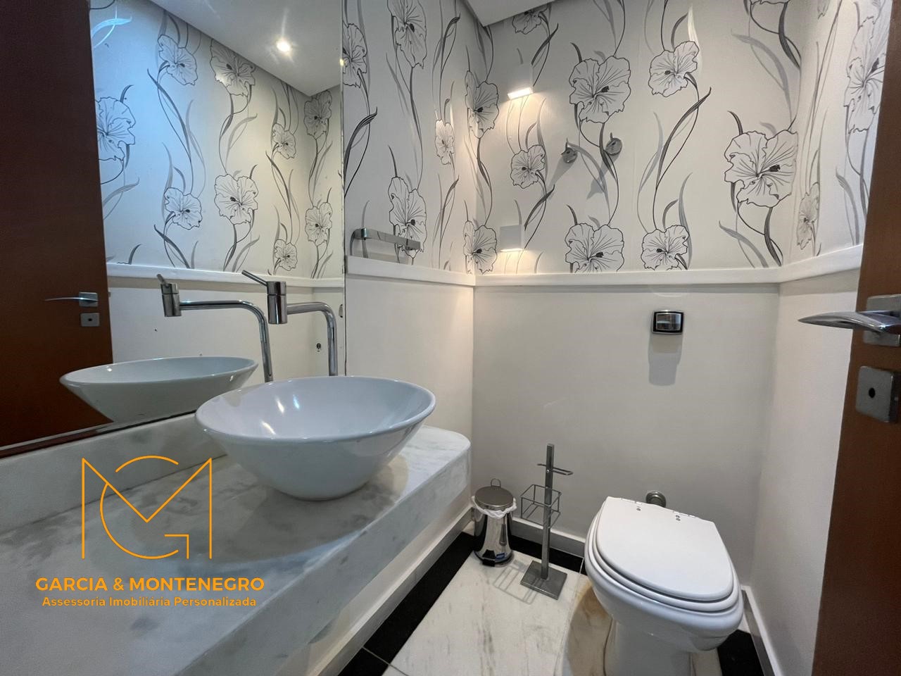 Imagem Apartamento com 3 Quartos para Alugar, 200 m²em Gonzaga - Santos