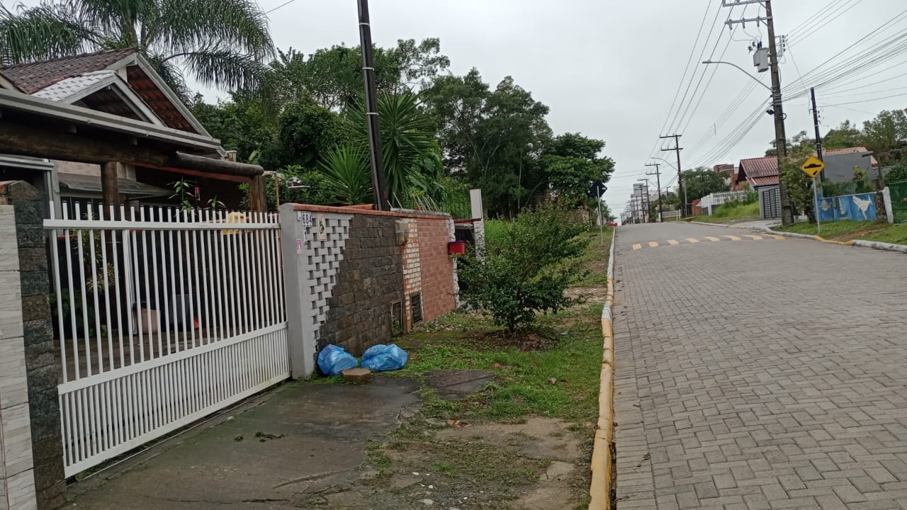 Imagem Casa com 2 Quartos à Venda, 200 m²em Itacolomi - Balneário Piçarras Imagem Casa com 2 Quartos à Venda, 200 m²em Itacolomi - Balneário Piçarras