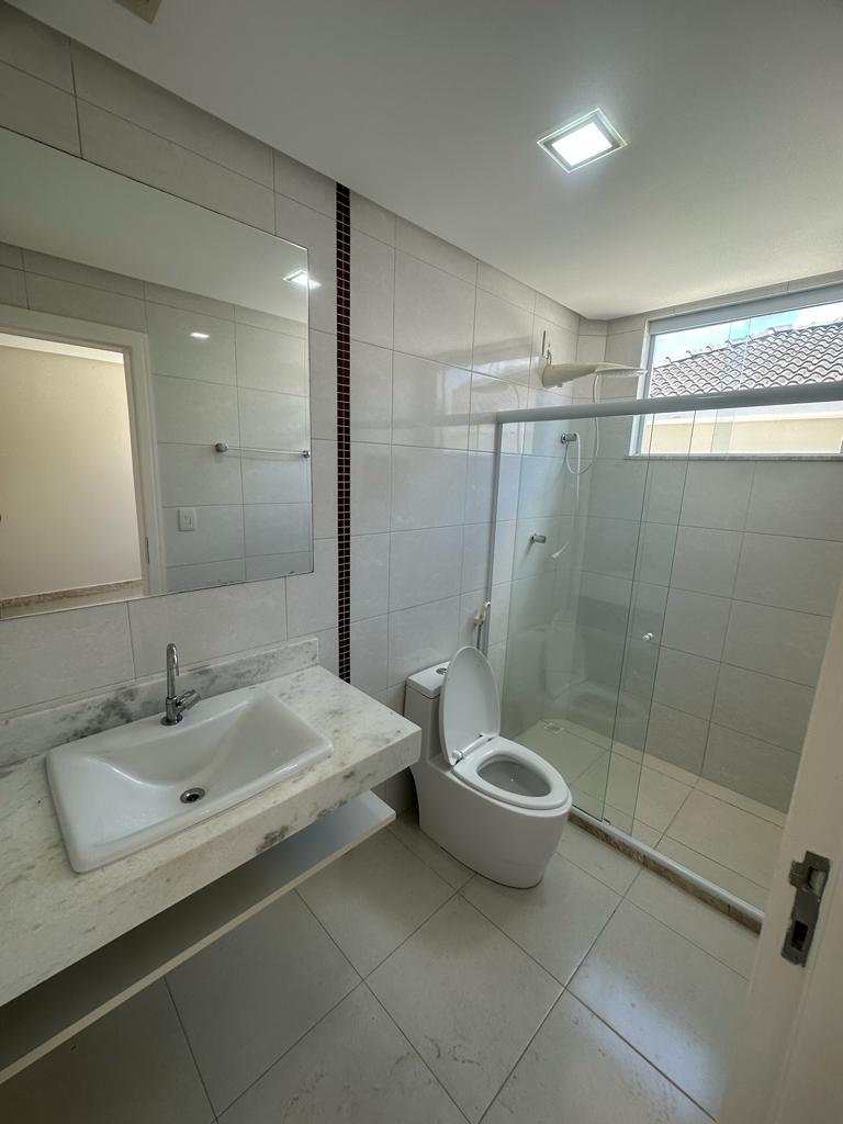 Imagem Casa de Condomínio com 5 Quartos à Venda ou Locação, 320 m²em Alphaville (Abrantes) - Camaçari
