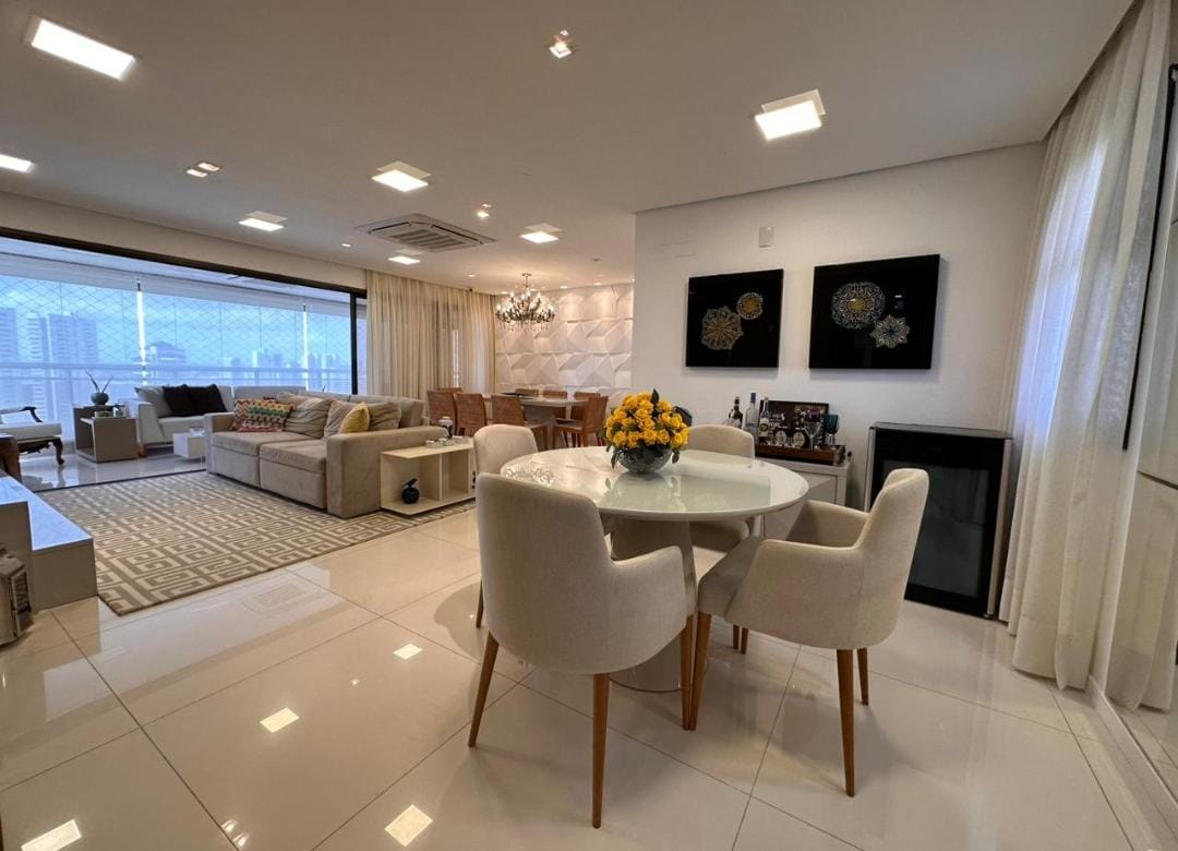Imagem Apartamento com 4 Quartos à Venda, 209 m²em Guararapes - Fortaleza Imagem Apartamento com 4 Quartos à Venda, 209 m²em Guararapes - Fortaleza