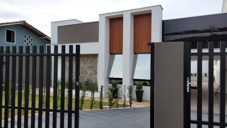 Imagem Casa com 3 Quartos à Venda, em Itaum - Joinville Imagem Casa com 3 Quartos à Venda, em Itaum - Joinville