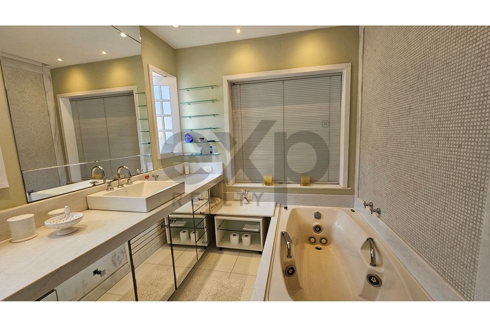 Imagem Casa de Condomínio com 4 Quartos à Venda, 285 m² em Itaipava - Petrópolis