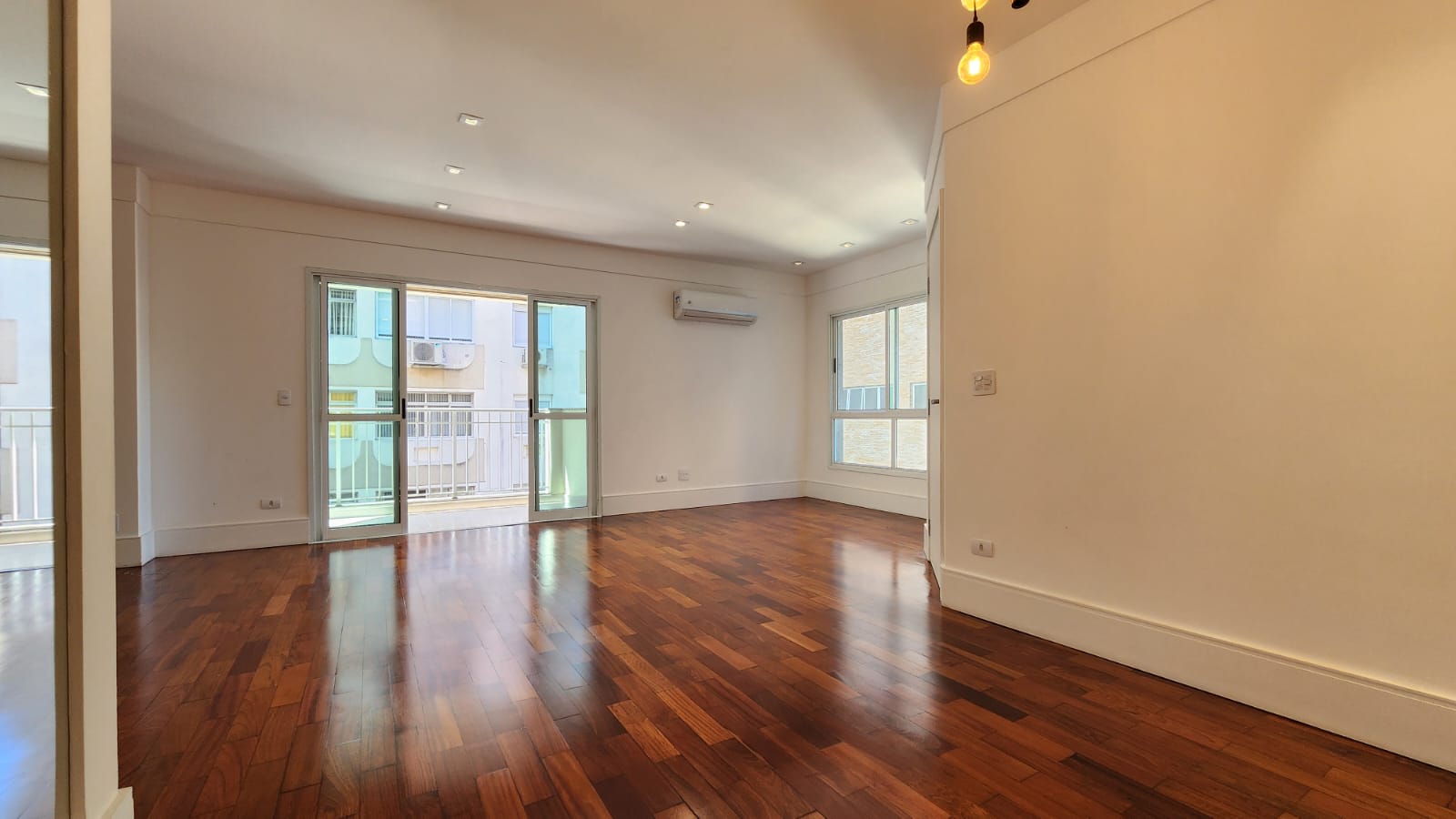 Imagem Apartamento com 3 Quartos à Venda, 160 m²em Boqueirão - Santos Imagem Apartamento com 3 Quartos à Venda, 160 m²em Boqueirão - Santos