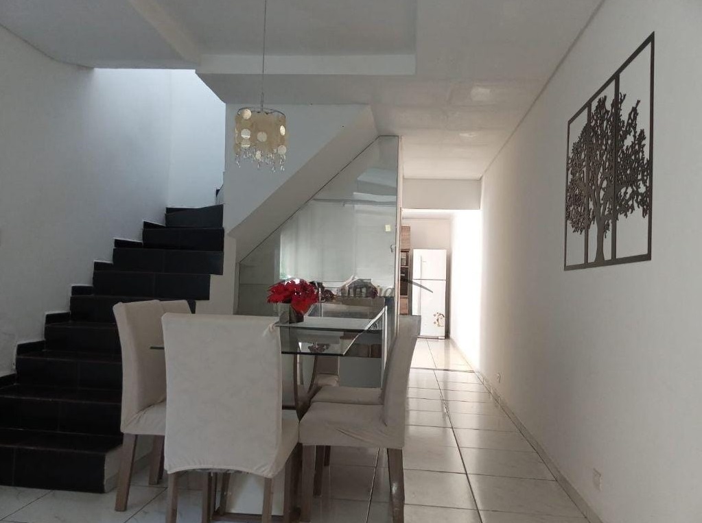 Imagem Sobrado com 3 Quartos à Venda, 120 m²em Jardim Ana Rosa - Taubaté