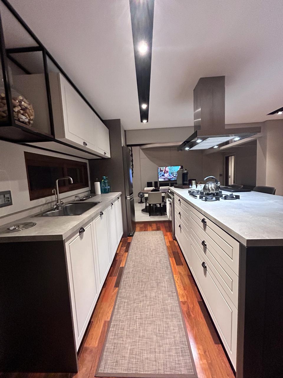 Imagem Casa com 3 Quartos à Venda, 258 m² em Butiatuvinha - Curitiba