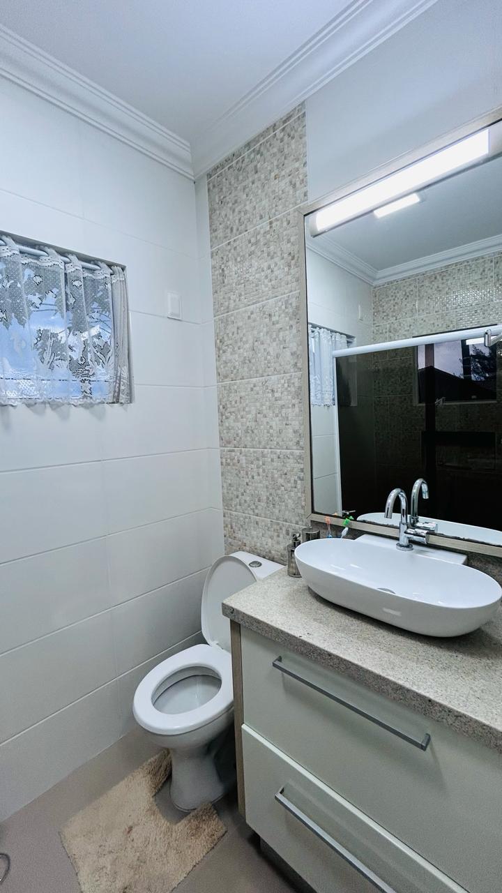 Imagem Sobrado com 3 Quartos à Venda, 222 m²em Barra do Aririú - Palhoça