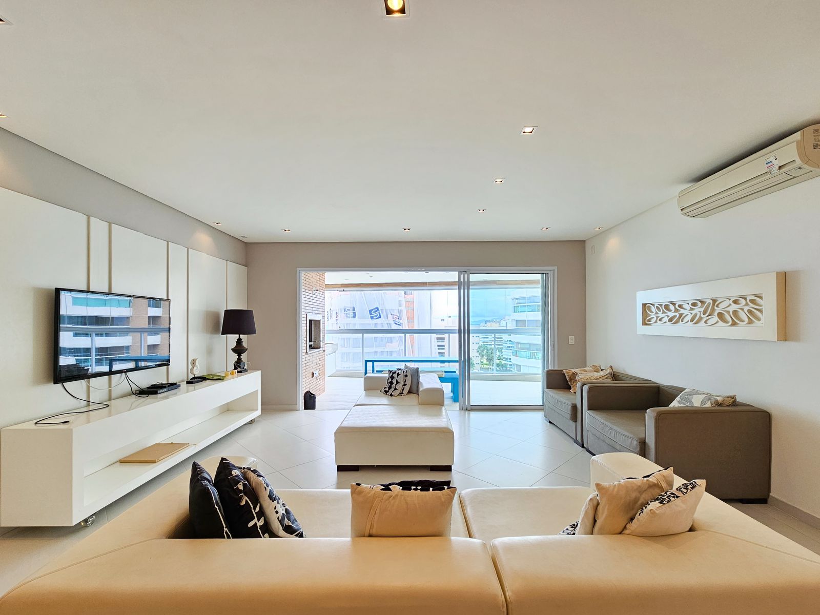 Imagem Apartamento com 4 Quartos à Venda, 240 m²em Riviera - Bertioga