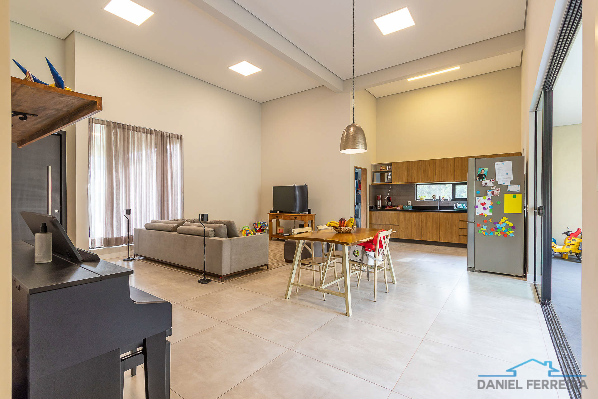 Imagem Casa de Condomínio com 3 Quartos à Venda, 240 m² em Setor Habitacional Tororó (Jardim Botânico) - Brasília