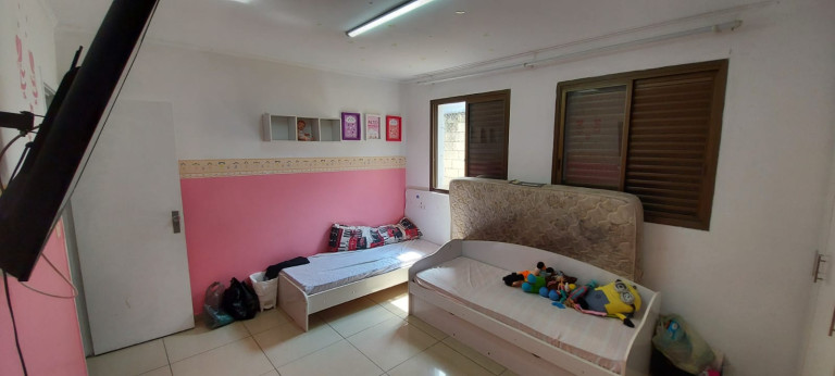 Imagem Casa com 2 Quartos à Venda, 250 m² em Jardim Luso - São Paulo