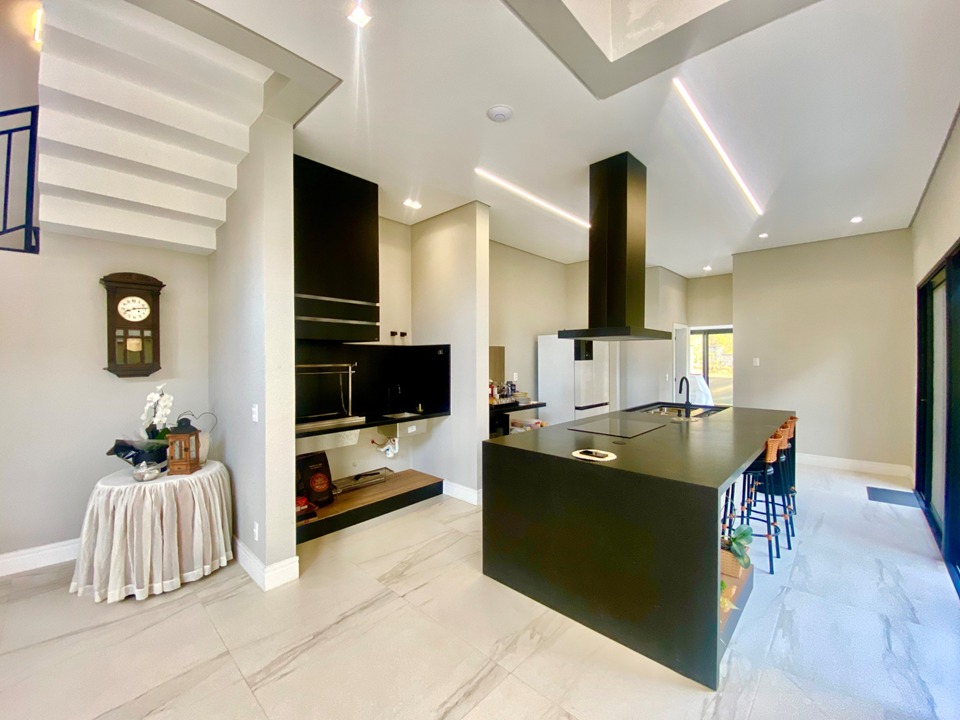 Imagem Casa de Condomínio com 3 Quartos à Venda, 380 m²em Jardim Novo Mundo - Jundiaí
