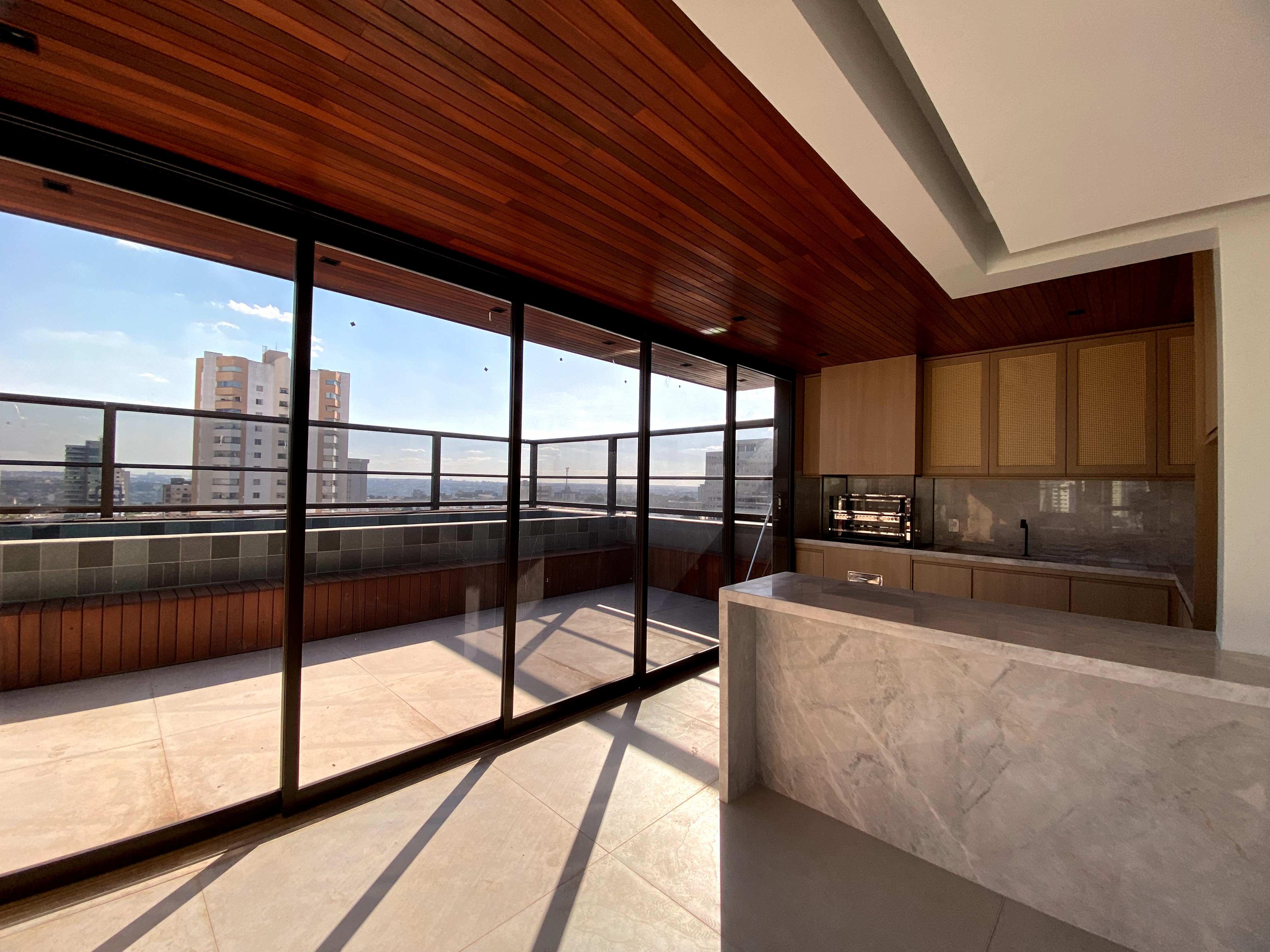 Imagem Apartamento com 4 Quartos à Venda, 216 m²em Martins - Uberlândia
