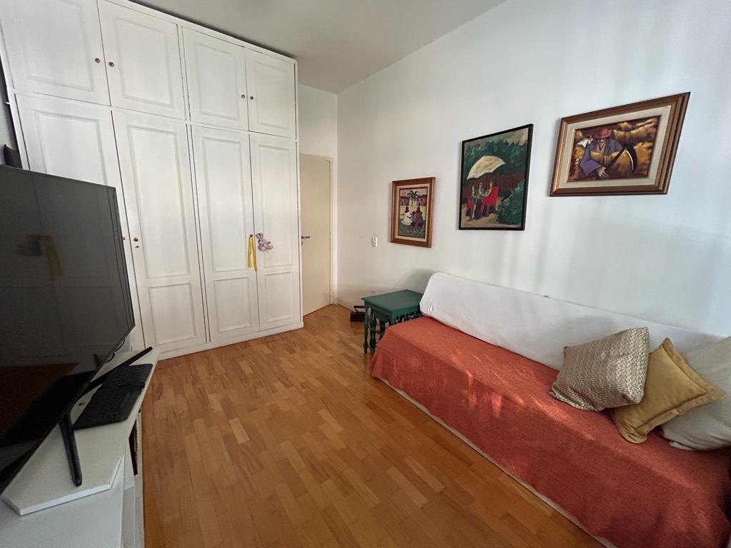 Imagem Apartamento com 4 Quartos à Venda, 190 m²em Icaraí - Niterói