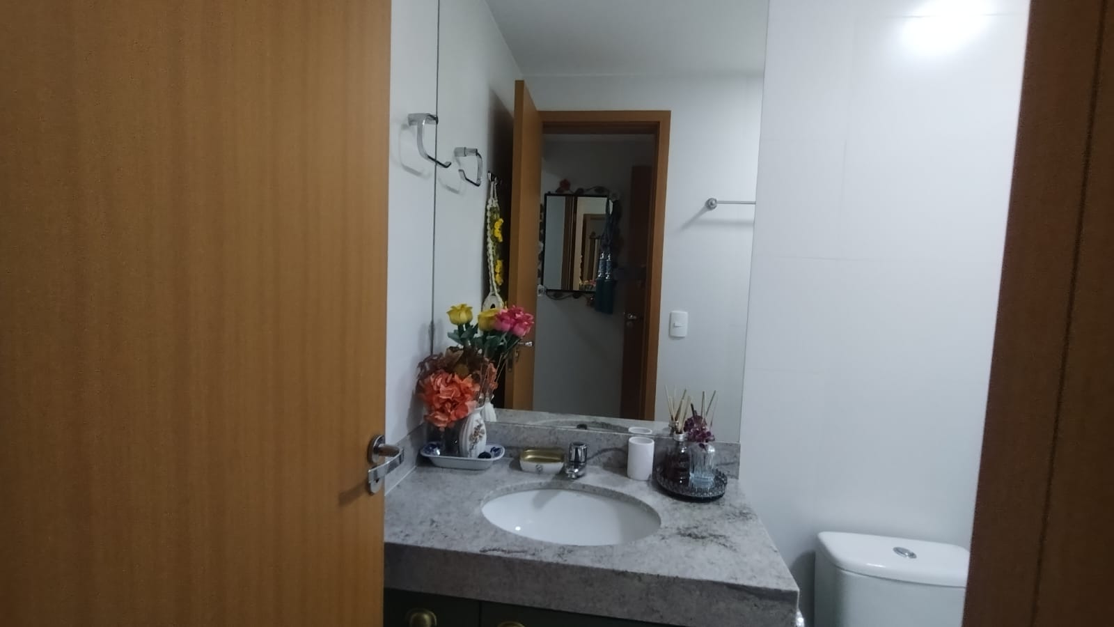 Imagem Apartamento com 2 Quartos à Venda, 60 m² em Parque Jardim Brasil - Caldas Novas Imagem Apartamento com 2 Quartos à Venda, 60 m² em Parque Jardim Brasil - Caldas Novas