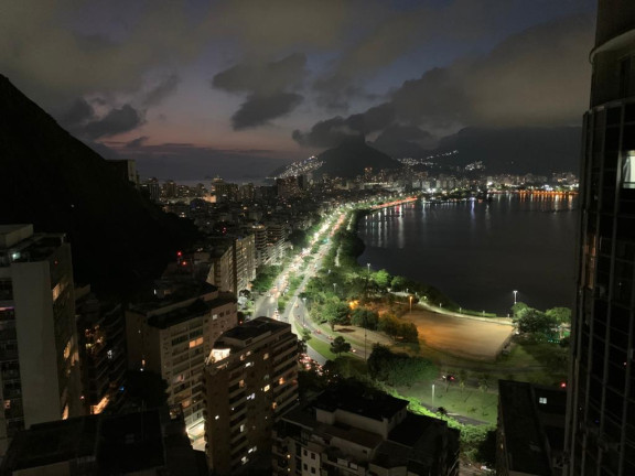 Imagem Apartamento com 2 Quartos à Venda, 92 m² em Copacabana - Rio de Janeiro Imagem Apartamento com 2 Quartos à Venda, 92 m² em Copacabana - Rio de Janeiro