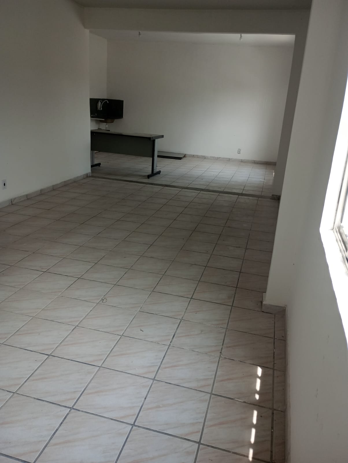 Sala Comercial para Alugar, 70 m²em Parque Residencial Laranjeiras - Serra