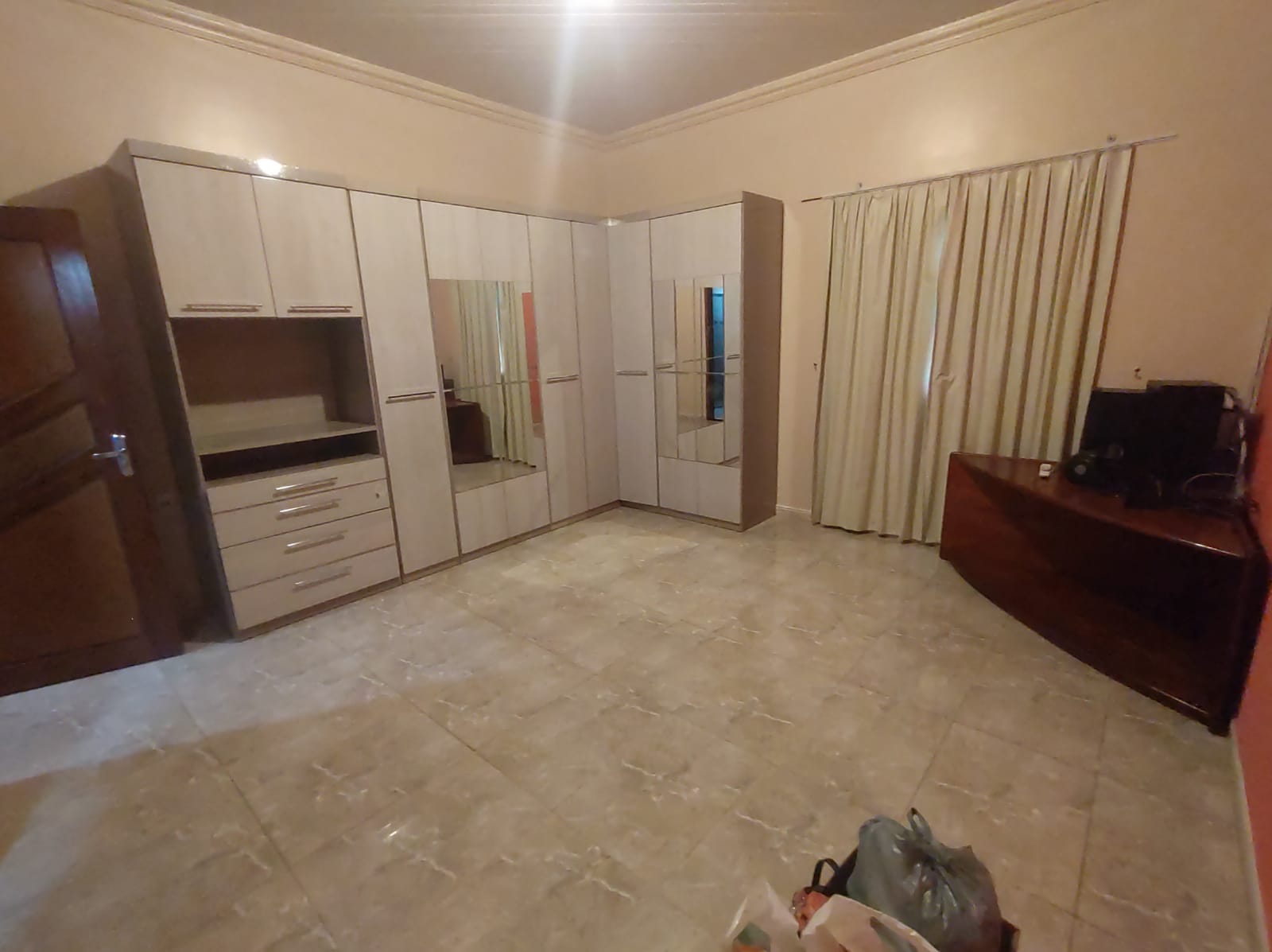 Imagem Casa com 4 Quartos à Venda, 400 m² em Novo Aleixo - Manaus Imagem Casa com 4 Quartos à Venda, 400 m² em Novo Aleixo - Manaus