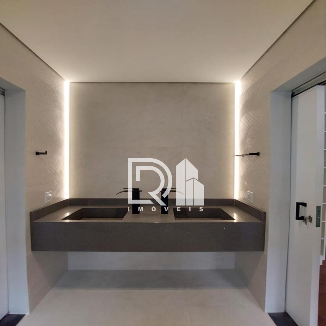 Imagem Casa com 4 Quartos à Venda, 285 m² em Guará II - Brasília Imagem Casa com 4 Quartos à Venda, 285 m² em Guará II - Brasília