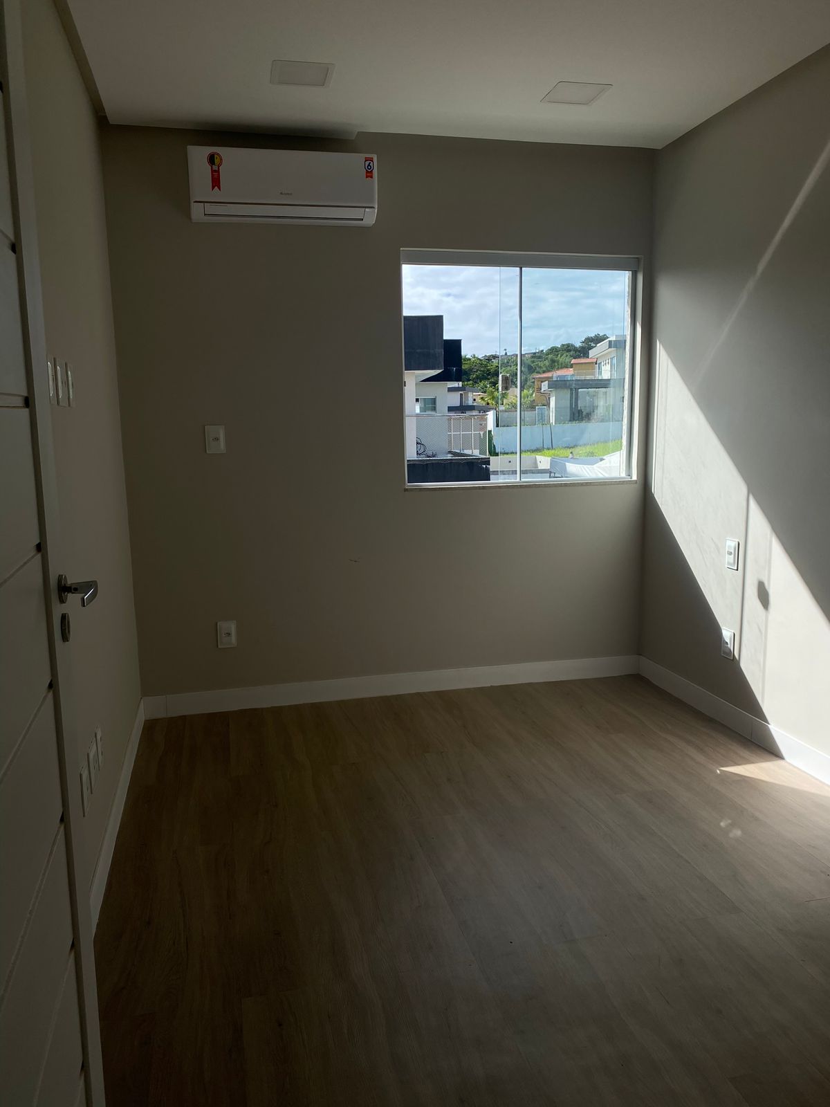 Imagem Casa com 6 Quartos à Venda, 335 m²em Alphaville (abrantes) - CAMAÇARI