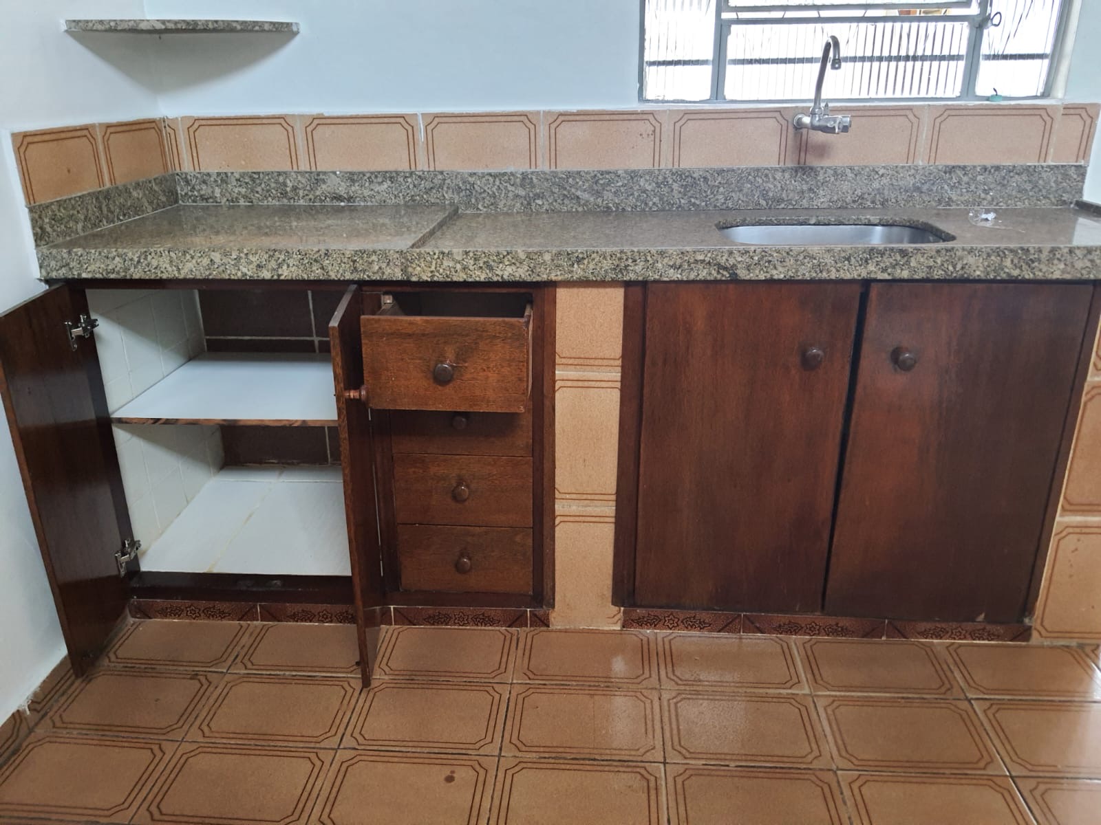 Imagem Casa com 3 Quartos à Venda, 188 m² em Setor União - Goiânia