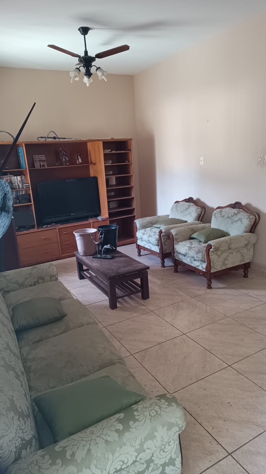 Imagem Casa com 5 Quartos à Venda, 300 m²em Moneró - Rio de Janeiro Imagem Casa com 5 Quartos à Venda, 300 m²em Moneró - Rio de Janeiro