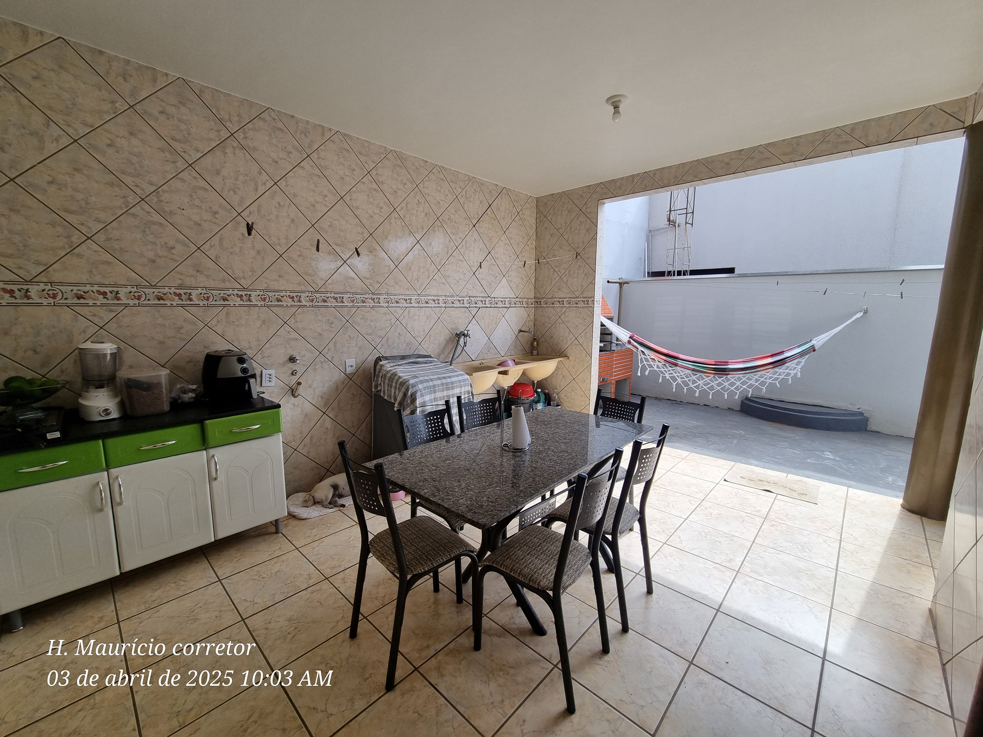 Imagem Sobrado com 4 Quartos à Venda, 250 m² em Setor Jaó - Goiânia