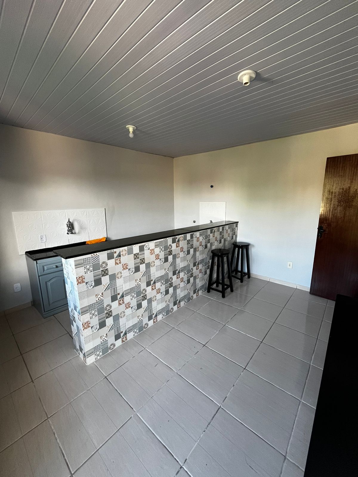 Sobrado com 2 Quartos para Alugar, 70 m² em Sol e Mar - Macaé