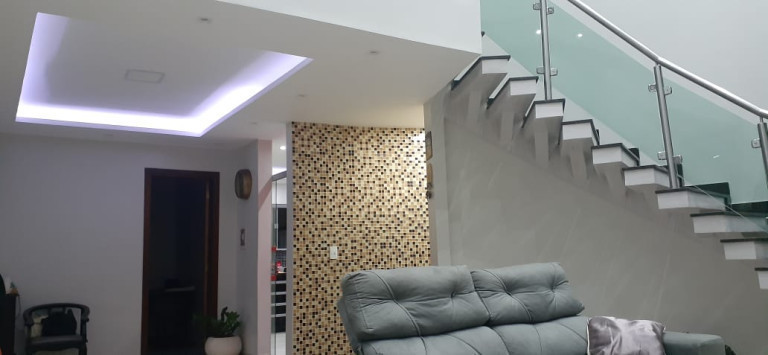 Imagem Sobrado com 4 Quartos à Venda, 300 m²em Morada Nobre - Valparaíso de Goiás Imagem Sobrado com 4 Quartos à Venda, 300 m²em Morada Nobre - Valparaíso de Goiás