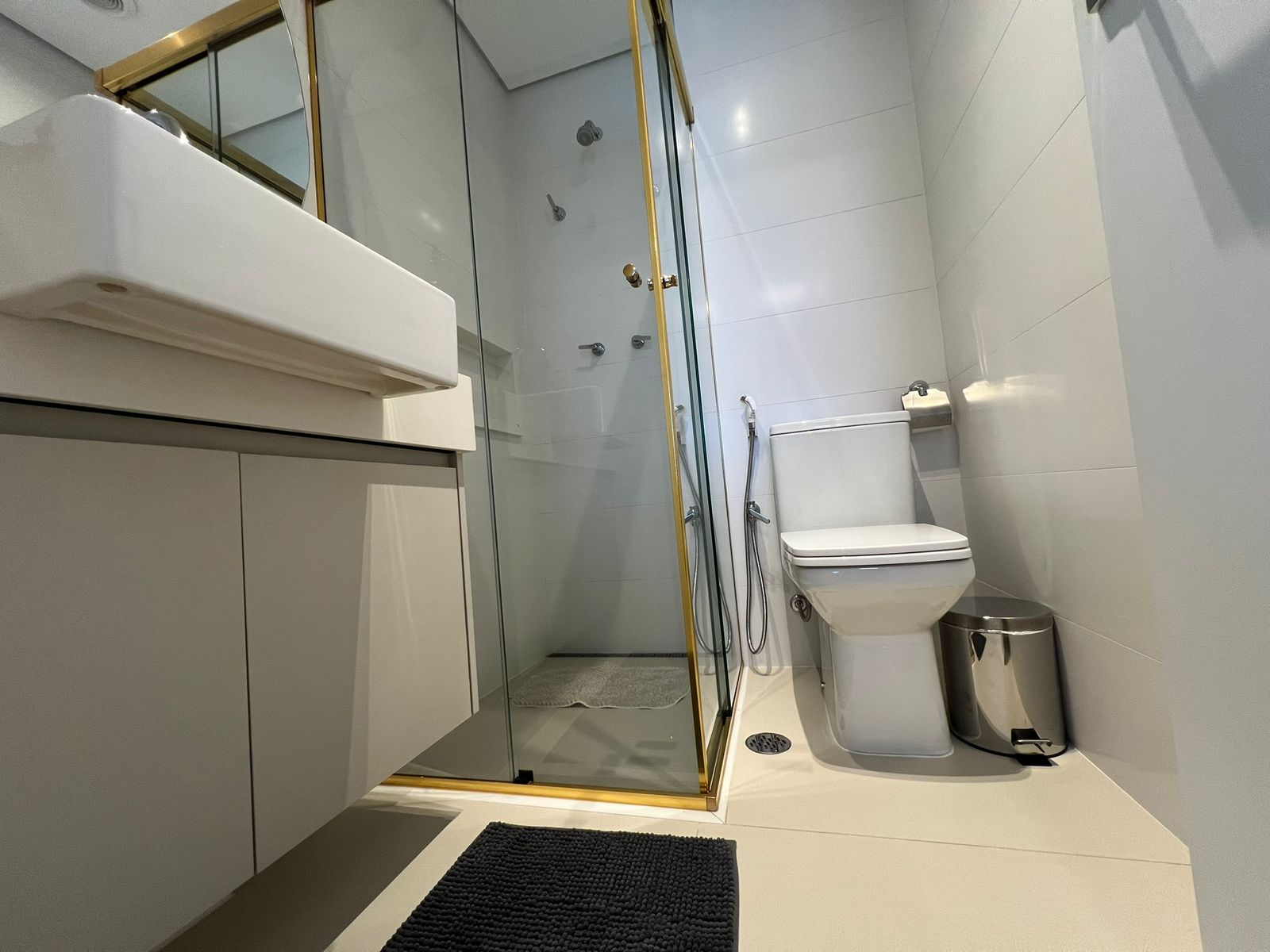 Imagem Apartamento com 4 Quartos para Temporada, 141 m² em Riviera - Bertioga Imagem Apartamento com 4 Quartos para Temporada, 141 m² em Riviera - Bertioga