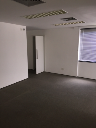 Imagem Sala Comercial à Venda ou Locação, em Vila Cordeiro - São Paulo Imagem Sala Comercial à Venda ou Locação, em Vila Cordeiro - São Paulo