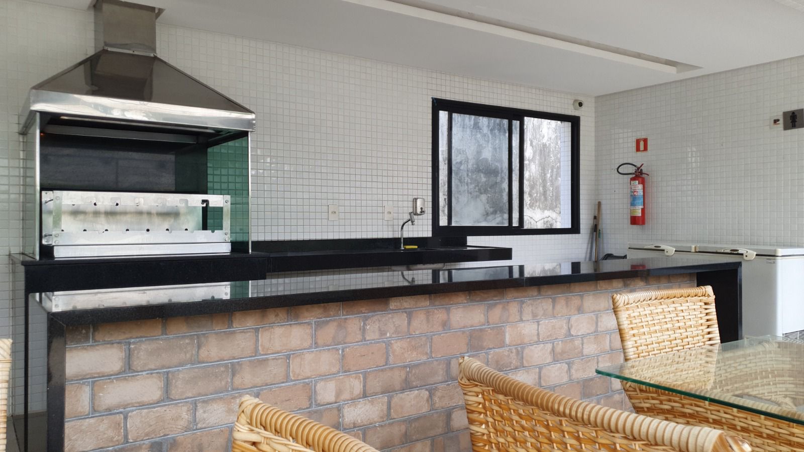 Imagem Apartamento com 4 Quartos à Venda, 178 m²em Batista Campos - Belém
