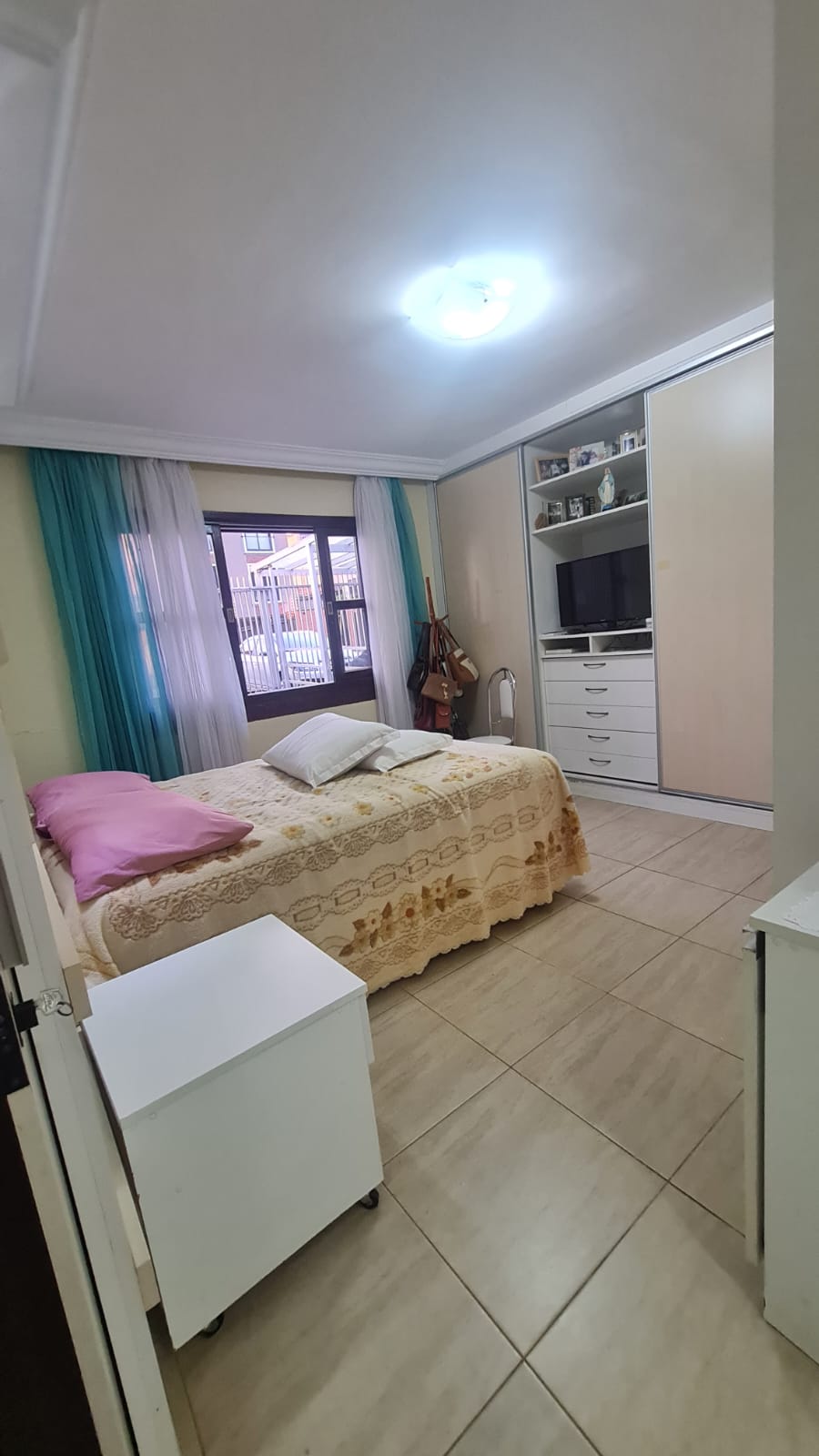 Imagem Casa com 3 Quartos à Venda, 400 m² em Portão - Curitiba
