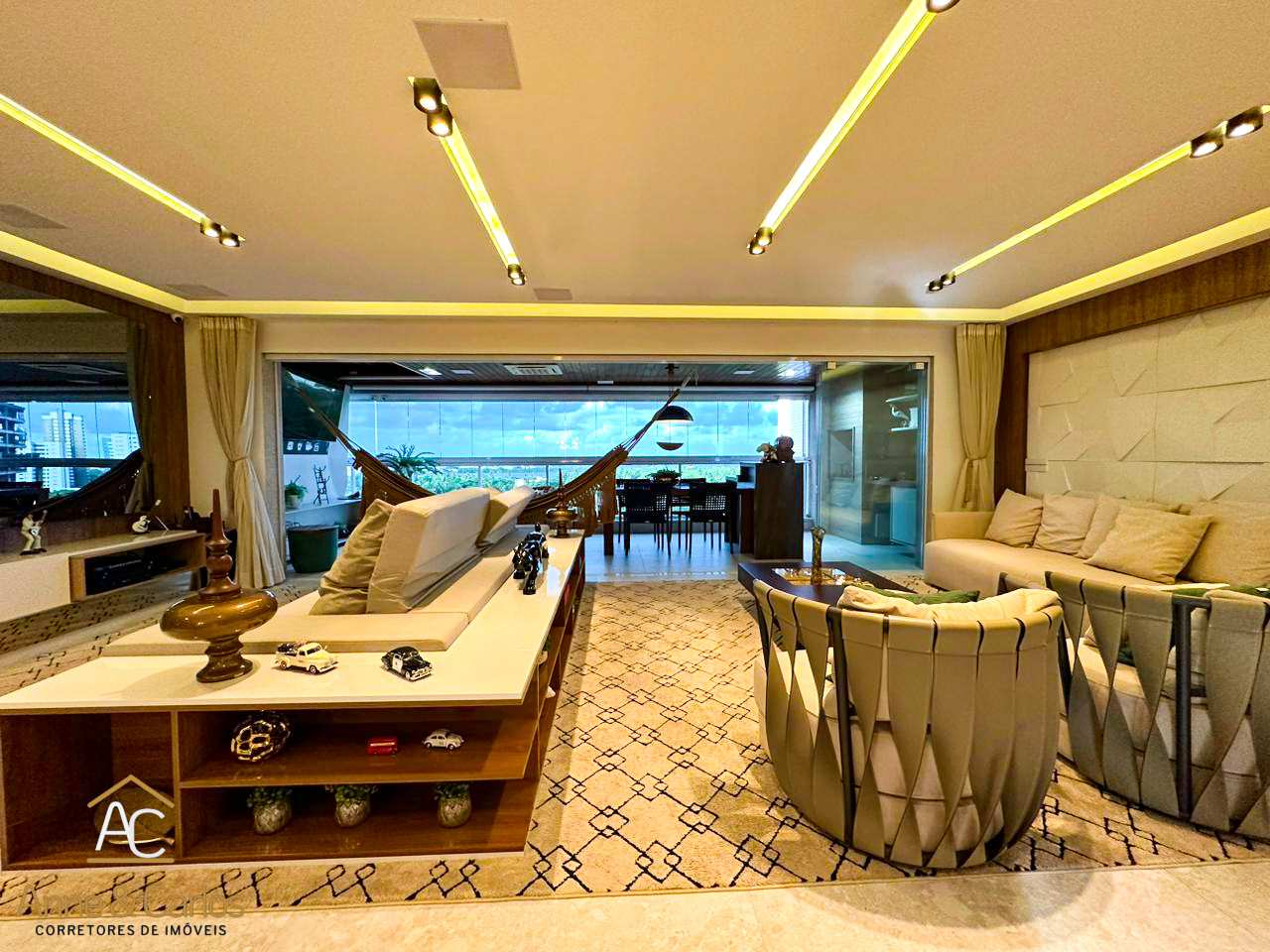 Imagem Apartamento com 3 Quartos à Venda, 219 m²em Jardins - Aracaju