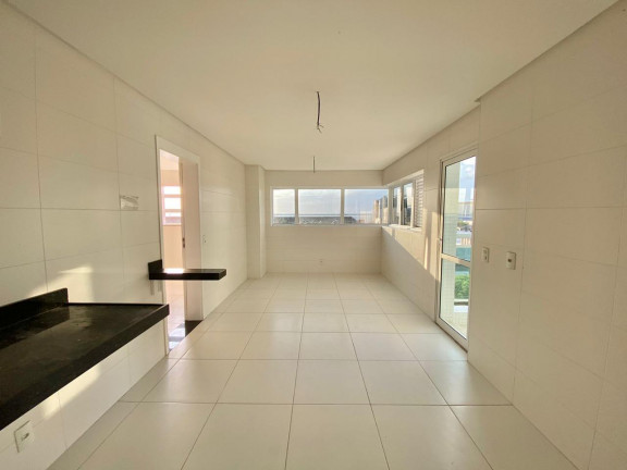 Imagem Apartamento com 4 Quartos à Venda ou Locação, 331 m² em Umarizal - Belém